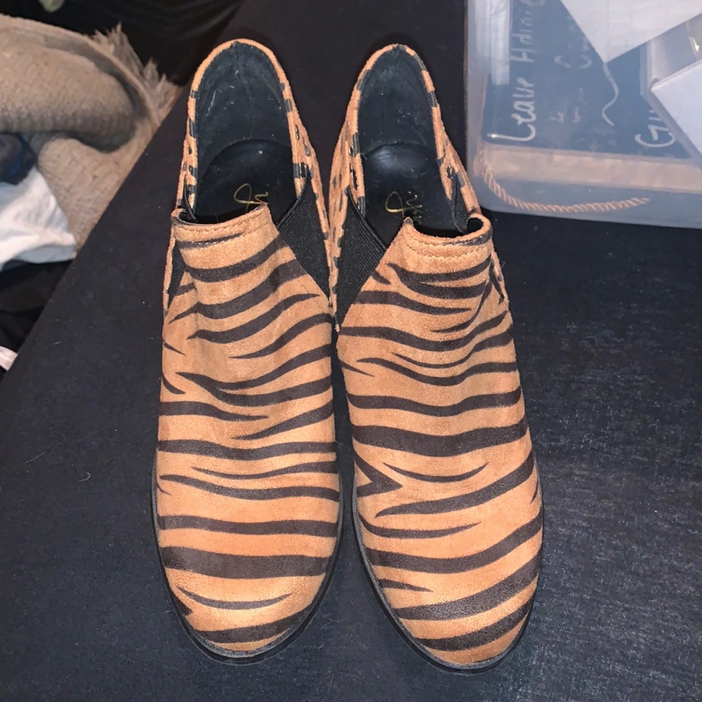 Palmetto moon shoes 9.5 never worn